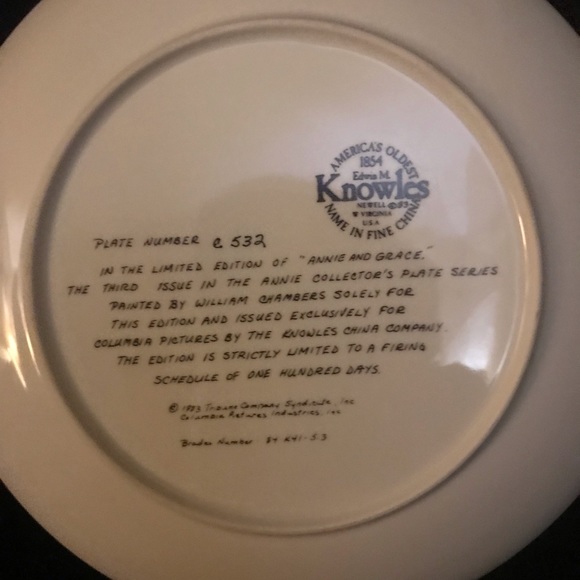 Vintage Knowls collectible plate, “ Annie and Miss Hannigan” - Picture 2 of 9